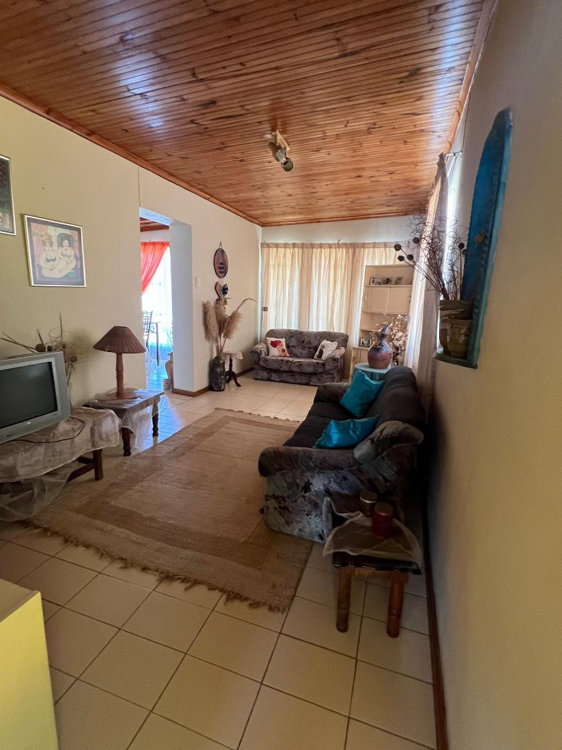 To Let 4 Bedroom Property for Rent in Rowallan Park Eastern Cape